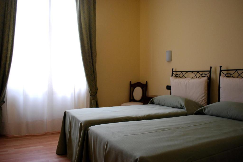 Hotel Il Convento Trino Habitación foto