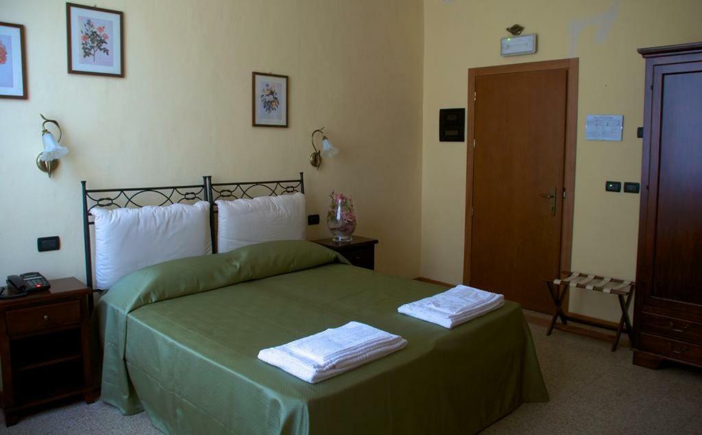 Hotel Il Convento Trino Exterior foto
